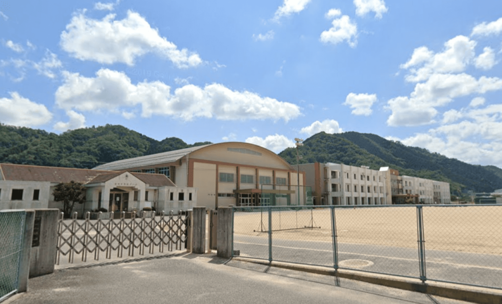 安芸高田市立吉田中学校